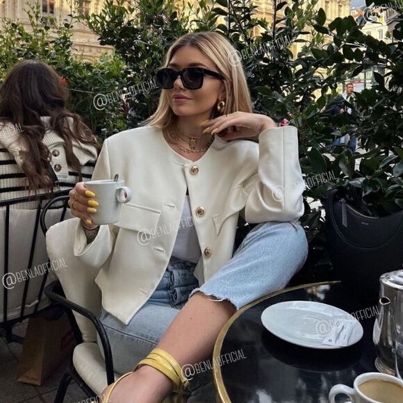 ZARA GOLD BUTTON CROPPED BLAZER - Picture 4 of 15